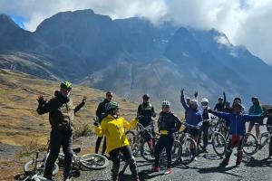 GUIADO >> BOLÍVIA, DEATH ROAD, SALAR DE UYUNI E ATACAMA >> MOUNTAIN BIKE TOUR >> 7 NOITES