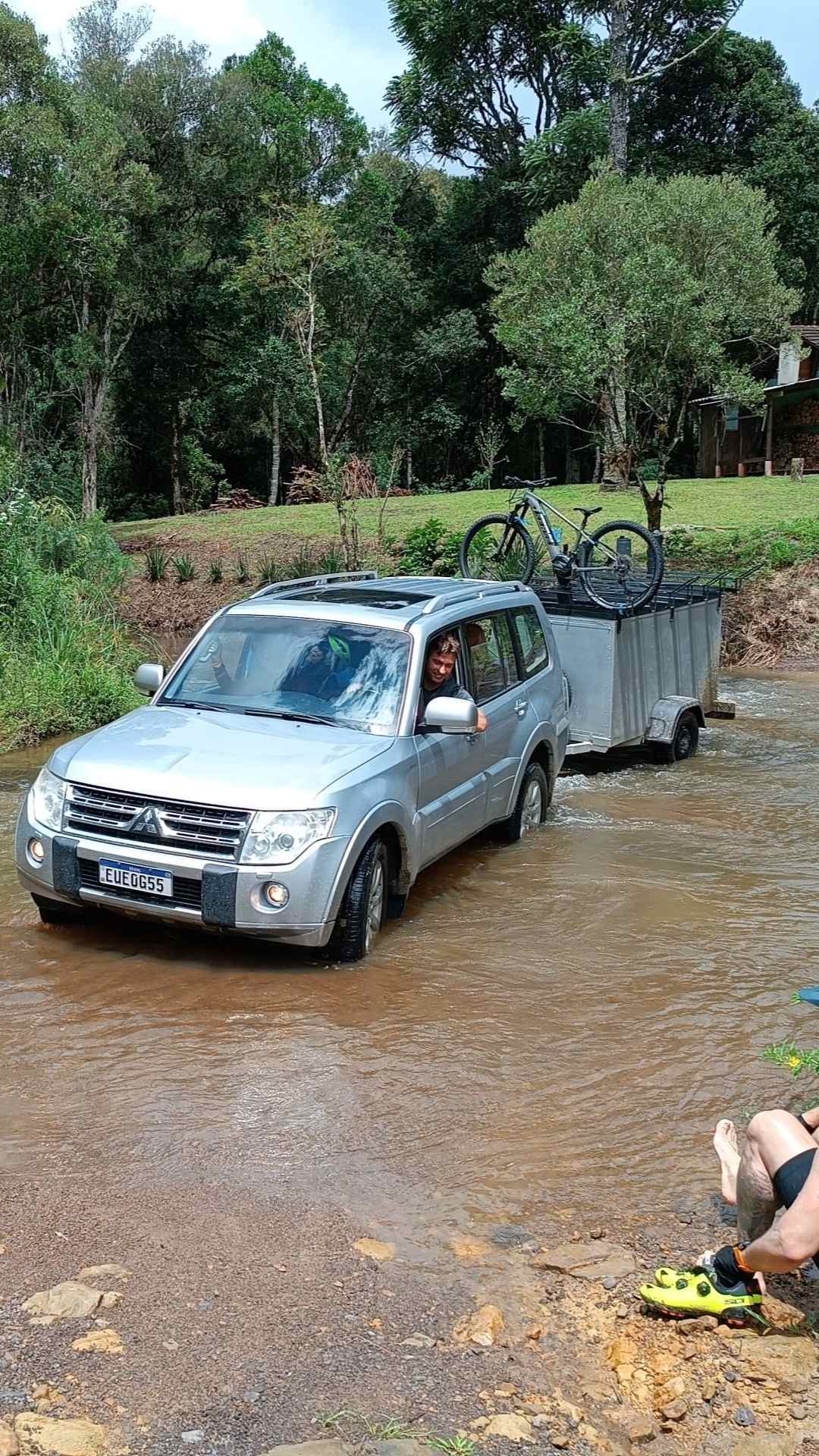 GUIADO >> MOUNTAIN BIKE TOUR >> VALE EUROPEU