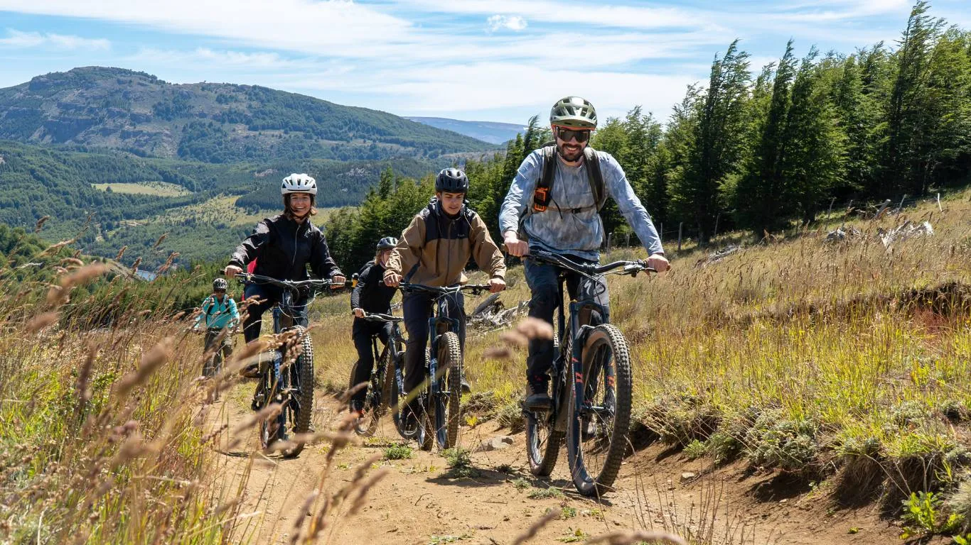 GUIADO >> PEDAL DA PATAGONIA >> E-MTB TOUR >> REVEILLON 2025 - foto 16