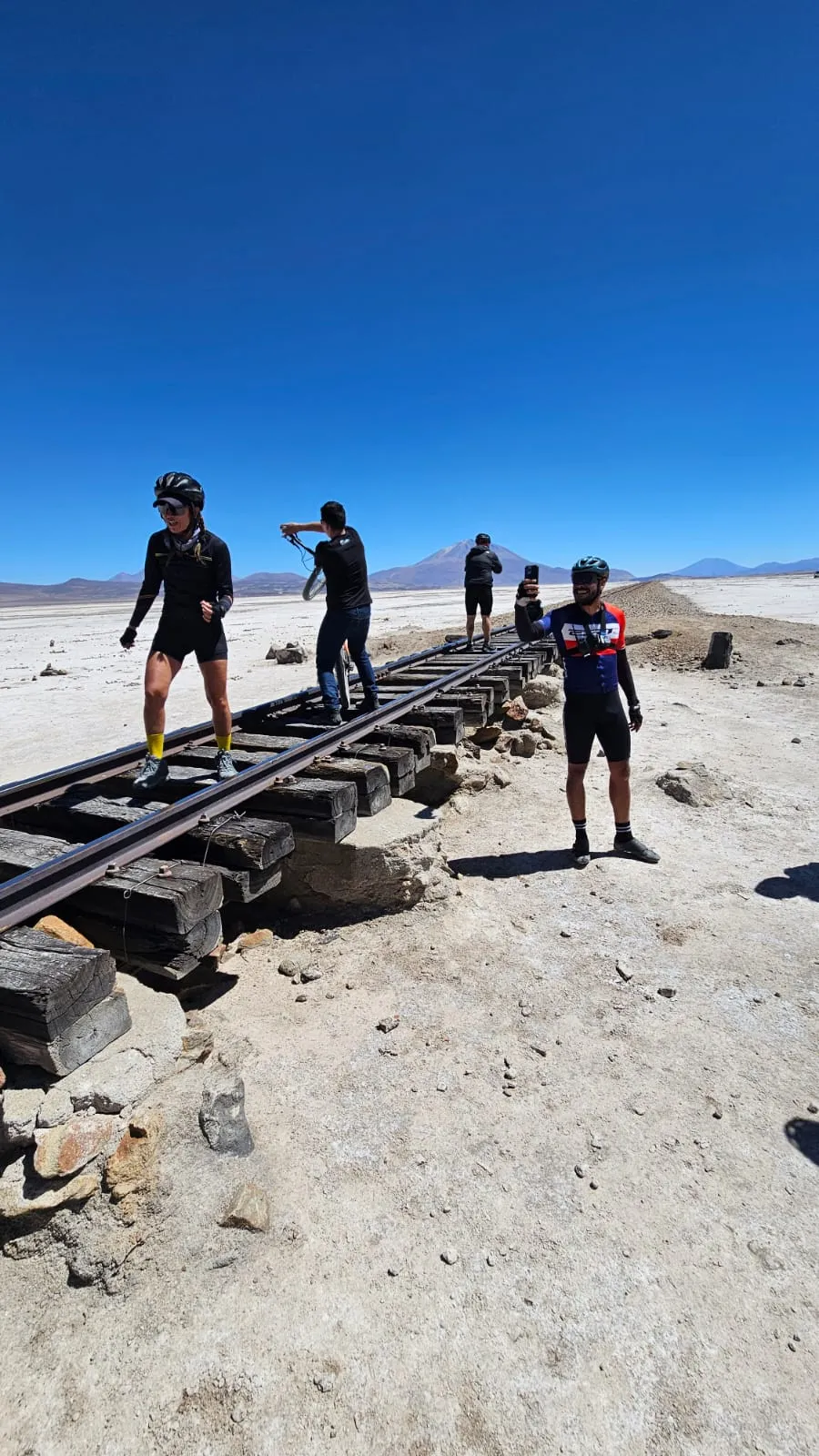 GUIADO >> BOLÍVIA, DEATH ROAD, SALAR DE UYUNI E ATACAMA >> MOUNTAIN BIKE TOUR >> 7 NOITES
