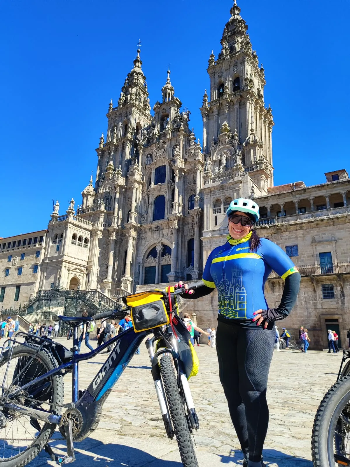 GUIADO>>SANTIAGO DE COMPOSTELA CENTRAL PORTUGUES>>7 NOITES